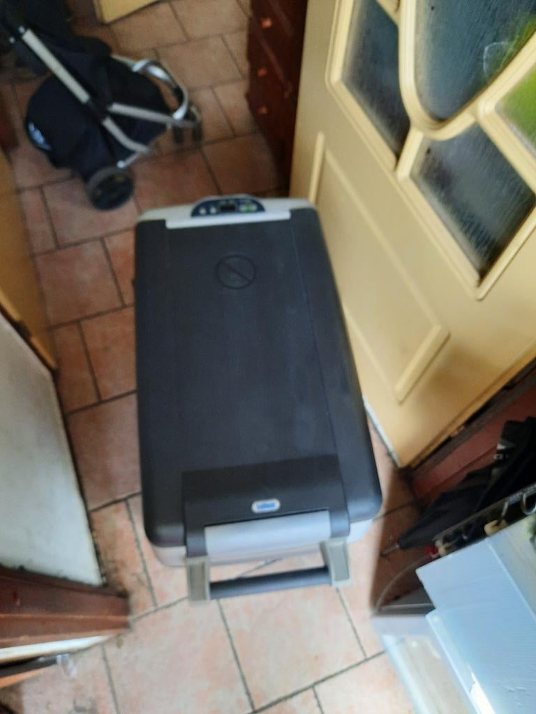 Indel B isotherm compressor auto camper koelbox op 12v 220v, Enlèvement ou Envoi