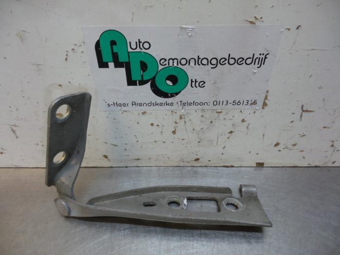 Motorkap Scharnier van een Ford Fiesta (Fiesta 02-), Gebruikt, -, -, Ophalen of Verzenden