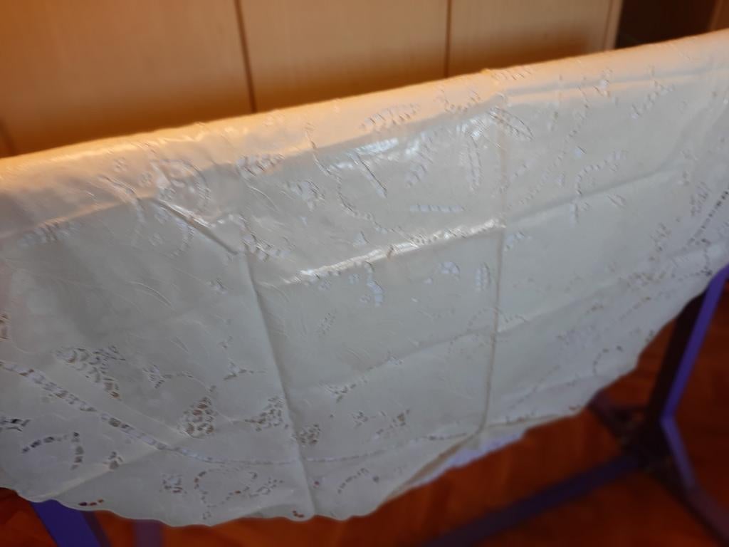 Rond kanten geplastificeerd tafelkleed, Huis en Inrichting, Ophalen, Rond