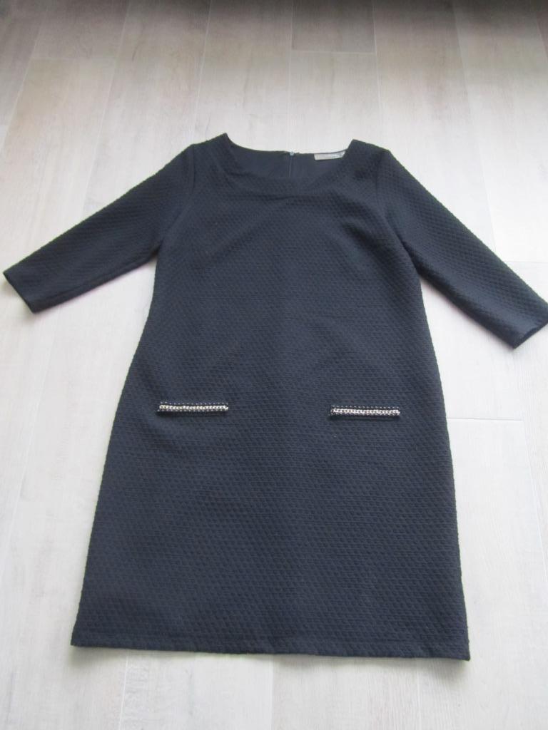 Comme ça zwarte jurk maat 44 motiefje in de stof, Kleding | Dames, Jurken, Zwart, Maat 42/44 (L), Gedragen, Onder de knie