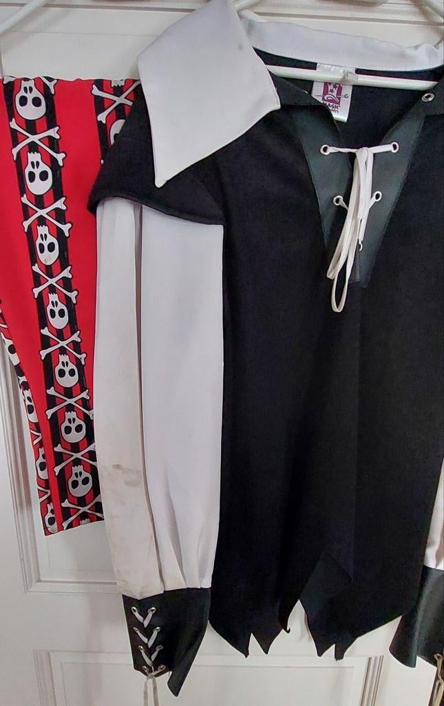 Costumes de carnaval pour hommes, Enlèvement