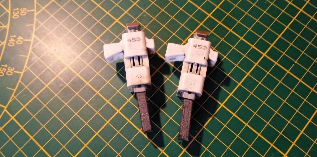 Aspirateur ROWENTA Parts * CHARBONS MOTEUR DOMEL *, Electroménager, Envoi, Reconditionné, Moins de 1 200 watts, Aspirateur