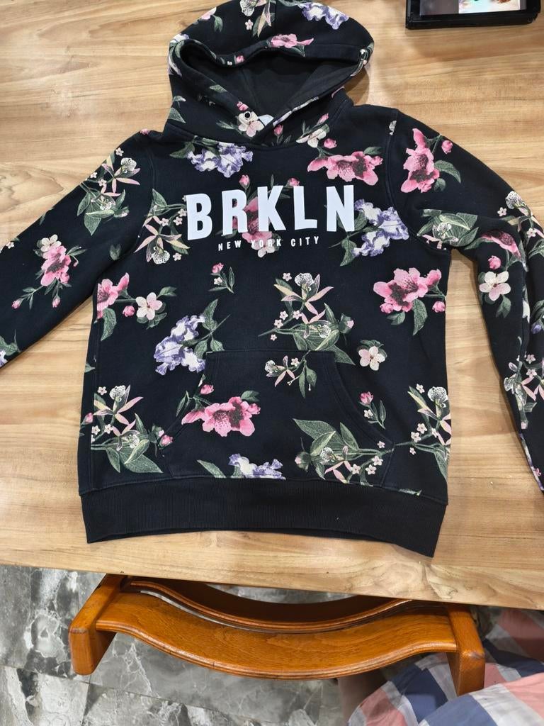 Je vends pulls pour fille, Fille