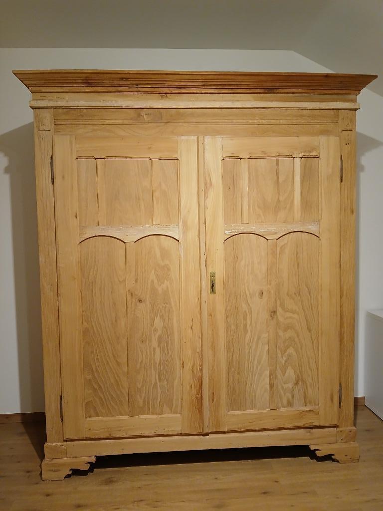 Antieke olmen kast, Ophalen