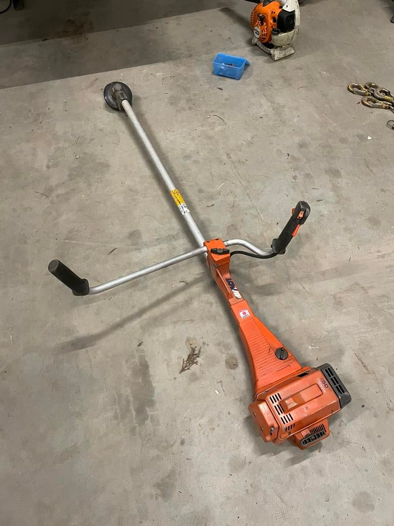 Bosmaaier Husqvarna 250r, Ophalen, Zo goed als nieuw