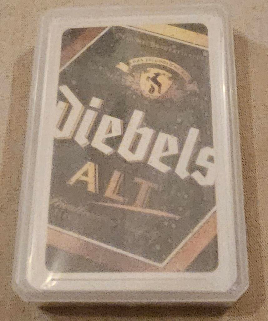 Diebels Alt speelkaarten in doos NIEUW
De afbeel, Verzamelen, Speelkaarten, Jokers en Kwartetten, Speelkaart(en), Ophalen of Verzenden
