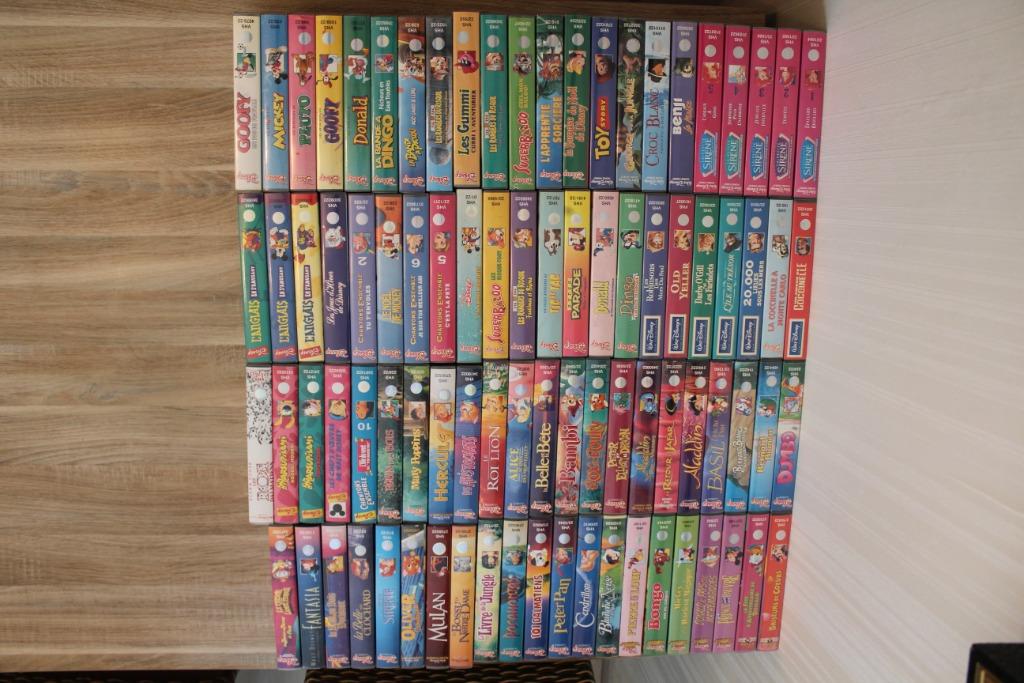 Cassette Disney + magnétoscope, Collections, Disney, Utilisé, Autres types, Autres personnages, Enlèvement
