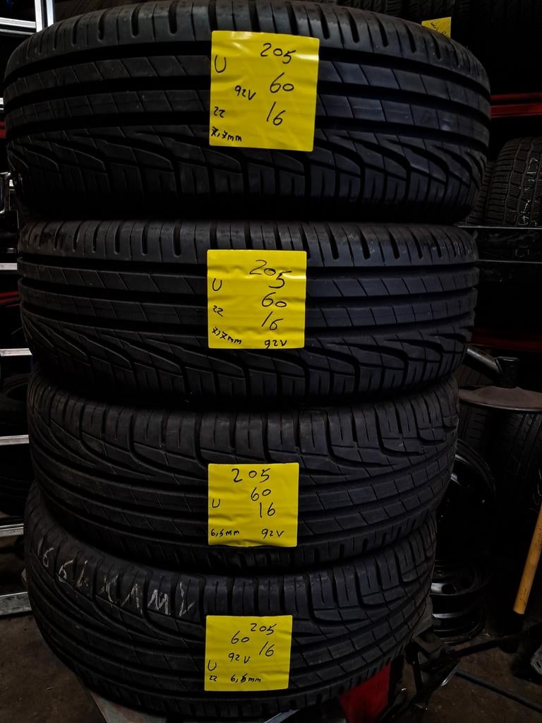 205/60/16 2056016 205/60R16 Démo Uniroyal 2022, Autos : Pièces & Accessoires, Commande, Audi, BMW, Citroën, Daihatsu, Fiat, Ford