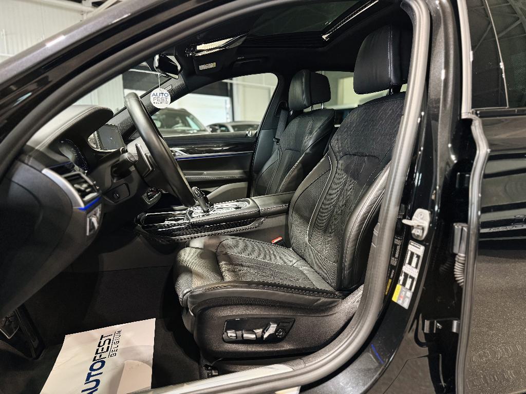 BMW 745e M-Sport Individual entièrement noir - Garantie, Autos, BMW, Cuir, Achat, Entreprise, Entretenue par le concessionnaire