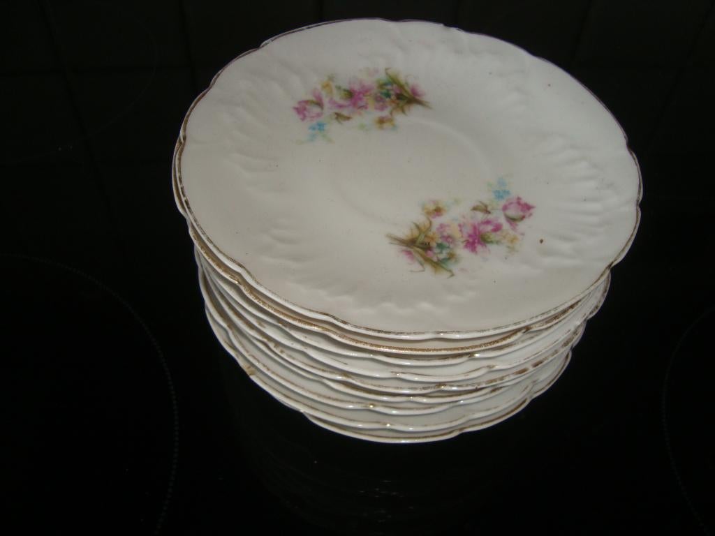 9 Ondertassen. Baudour, Defuisseaux., Antiquités & Art, Enlèvement