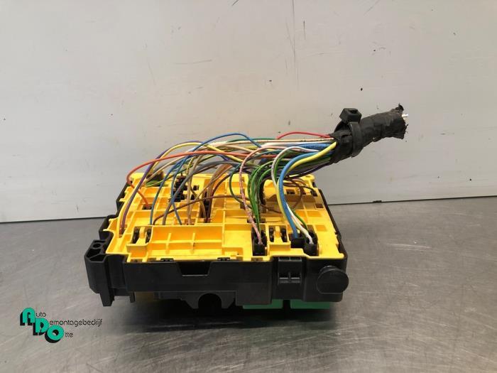 Zekeringkast van een Peugeot 208 (208 12-), Auto-onderdelen, Elektronica en Kabels, Peugeot, Gebruikt, 3 maanden garantie, Ophalen of Verzenden