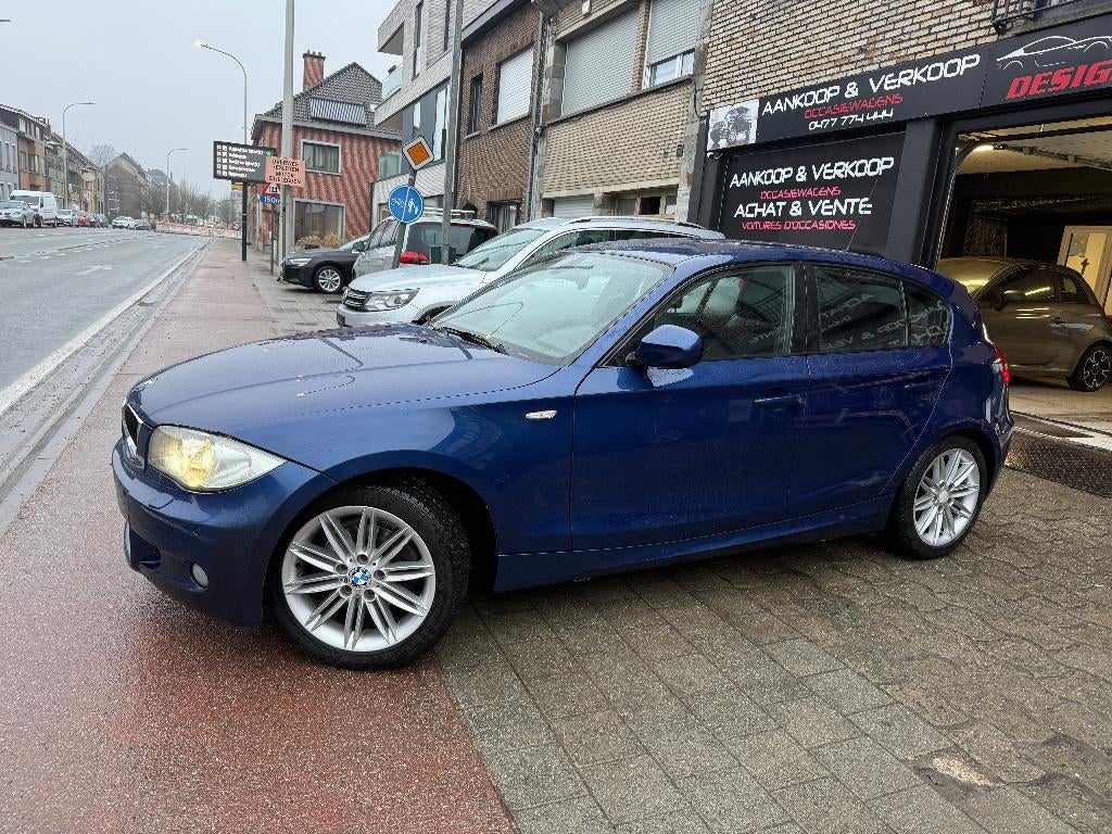 BMW 118D Pack M Grand Navi Xenon/1e hoofdcarnet BMW/, Auto's, Parkeersensor, Euro 5, 1 Reeks, Zwart