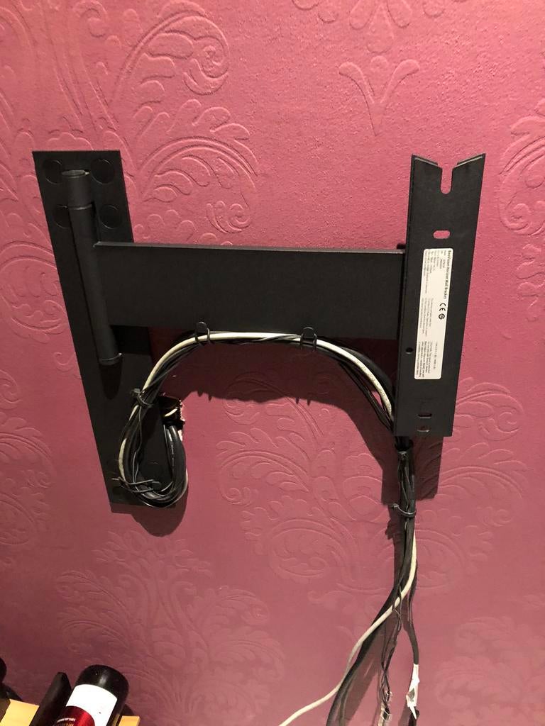 Muurbeugel B&O Horizon TV 48inch, Audio, Tv en Foto, Televisiebeugels, Ophalen of Verzenden, Zo goed als nieuw