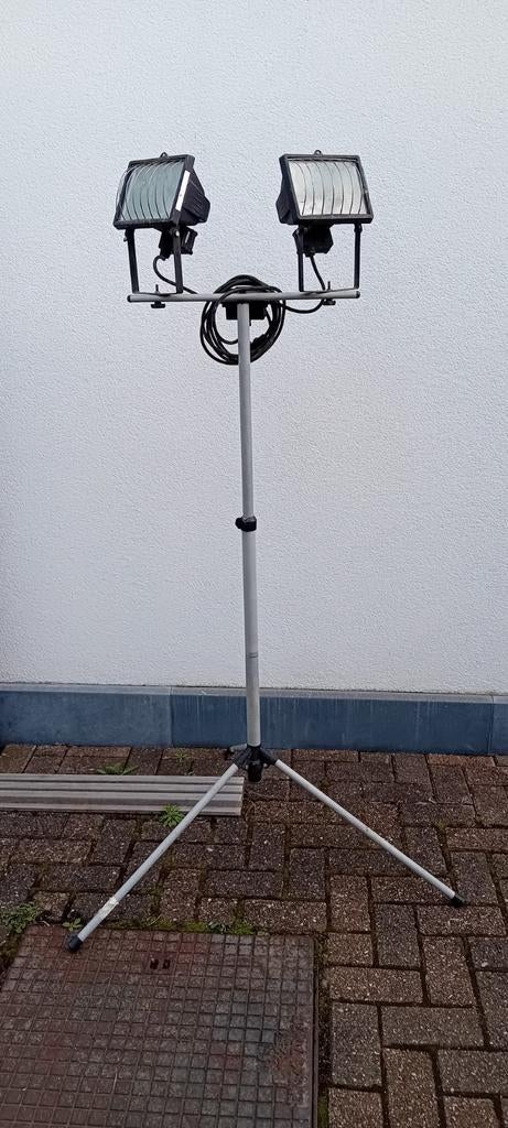 Bouwlamp met verstelbaar statief, Ophalen