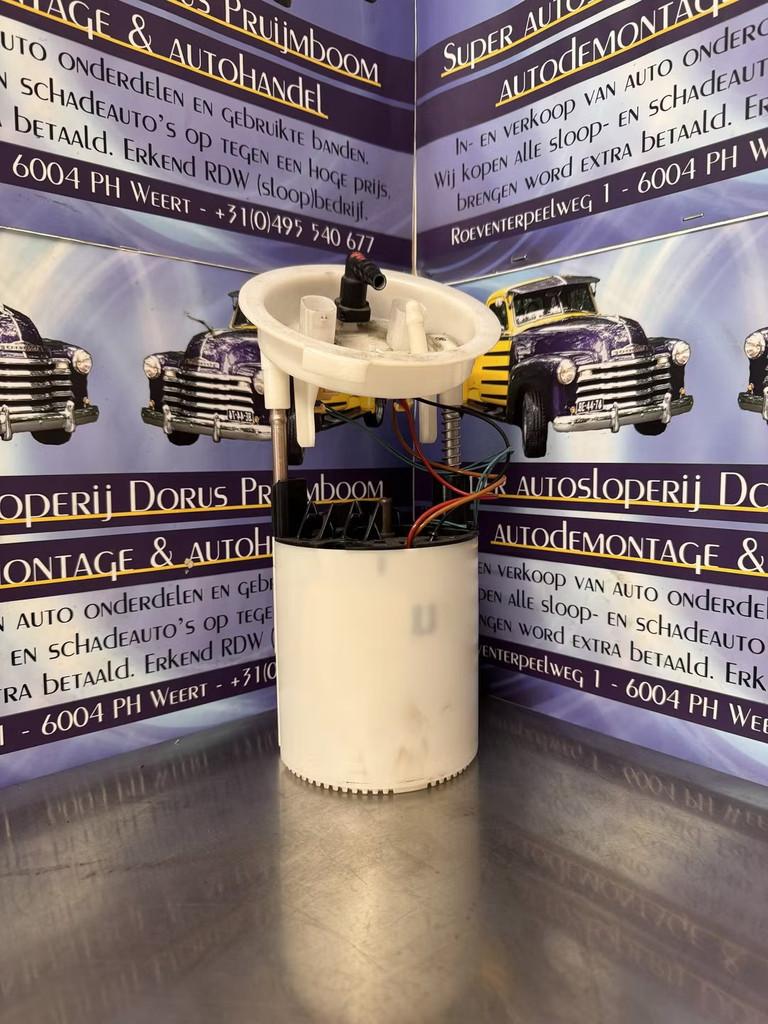 BMW E90 benzinepomp, Petuelring 130
80788  Munich, DE, Gebruikt, Info@bmw.de, BMW