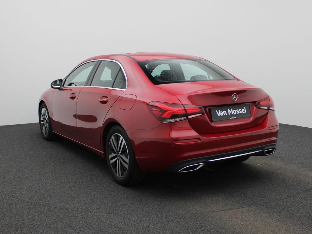 Mercedes-Benz A-Klasse 180 d DCT Business Solution Limousine, Autos, Mercedes-Benz, Rouge, Classe A, Achat, 4 portes