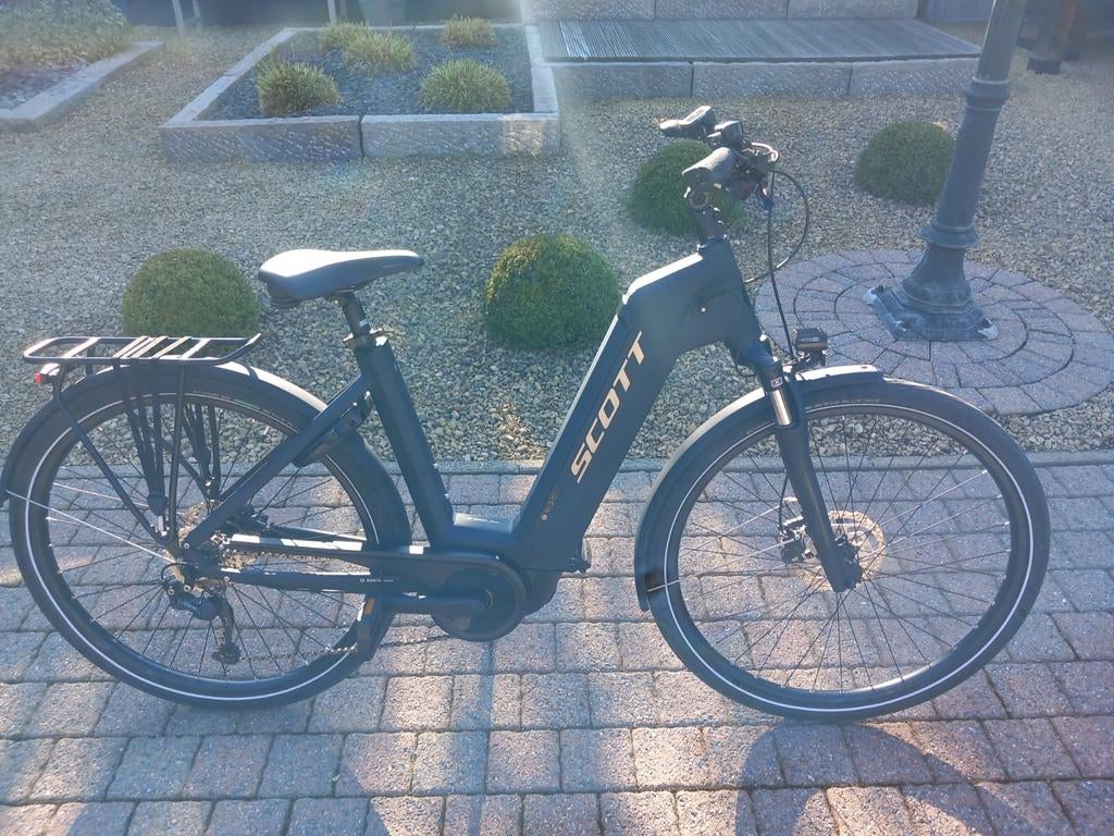 Scott E-ride , sub tour , 2450 km ,Medium ,  in nieuw staat., Fietsen en Brommers, Ophalen