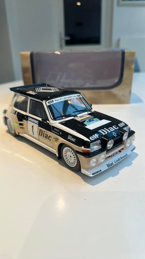 RENAULT 5 MAXI TURBO 1/18 Ixo avec boîte, Enlèvement ou Envoi, Neuf, Voiture, Autres marques