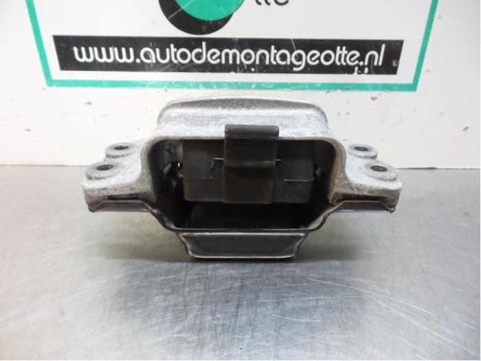 Versnellingsbak Steun van een Volkswagen Caddy (Caddy 04-), Gebruikt, -, Volkswagen, -