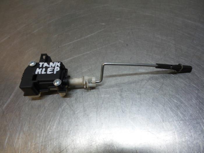 Moteur de verrouillage clapet réservoir d'un Volkswagen Gol, Autos : Pièces & Accessoires, Volkswagen, -, Utilisé, -