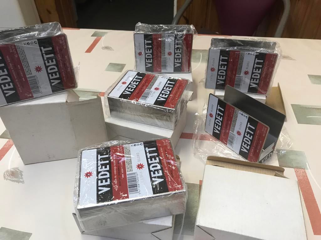 Vedett bierkaarthouders aluminium,6 voor 20€, Ophalen of Verzenden, Nieuw, Overige typen