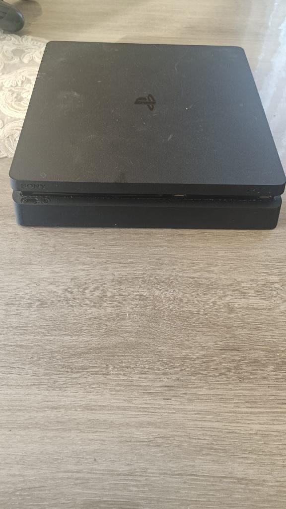 PS4 Slim 1 TB, Games en Spelcomputers, Spelcomputers | Sony PlayStation 4, Ophalen, Met 2 controllers, Zo goed als nieuw, 1 TB