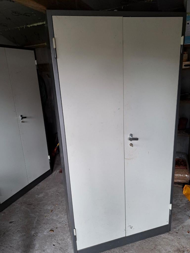 Zadelkast met 2 deuren afsluitbaar