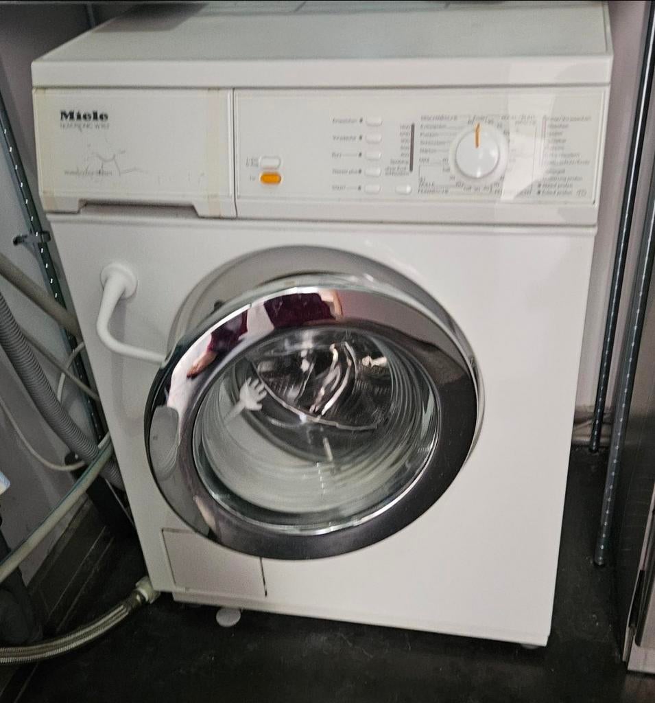 Miele Novotronic W963 - 5KG, Ophalen, 1200 tot 1600 toeren, Gebruikt, 4 tot 6 kg