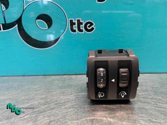 Commutateur phare hauteur réglable d'un Renault Twingo (Twi, Autos : Pièces & Accessoires, Renault, -, 3 mois de garantie, Utilisé