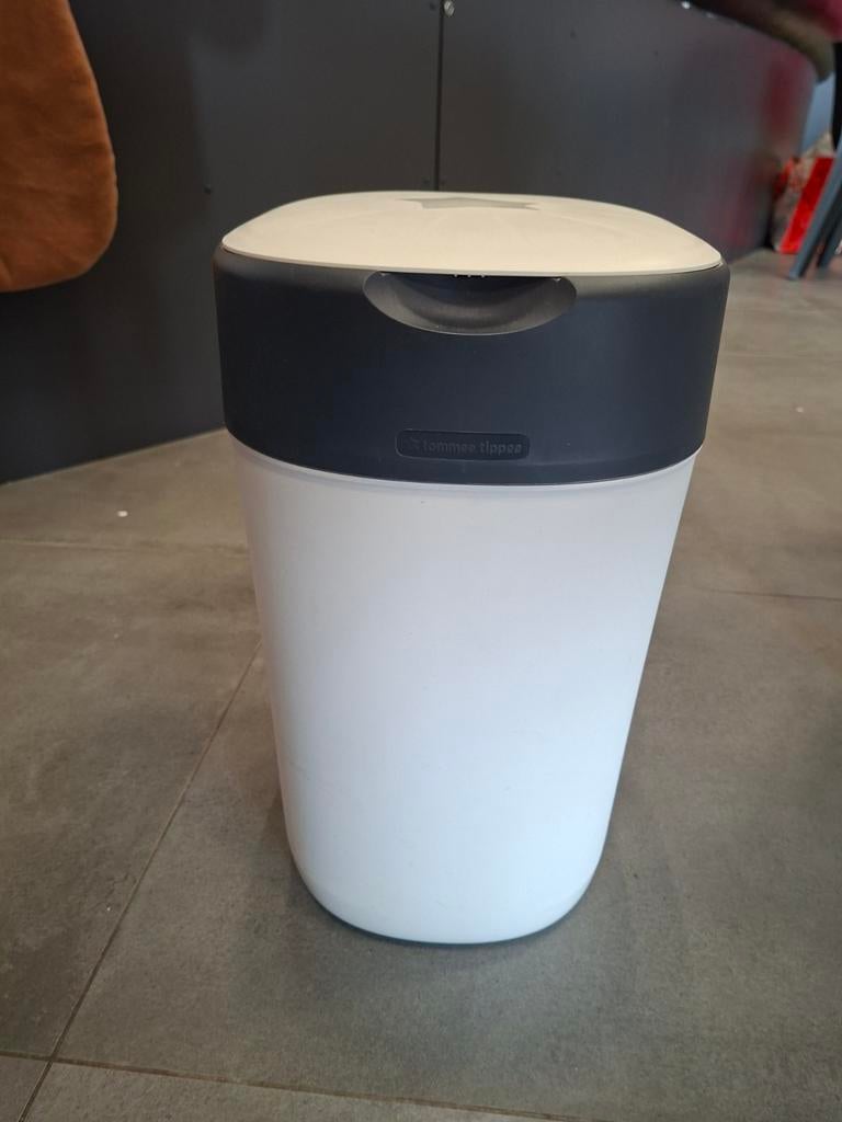 Poubelle à couche, Enlèvement