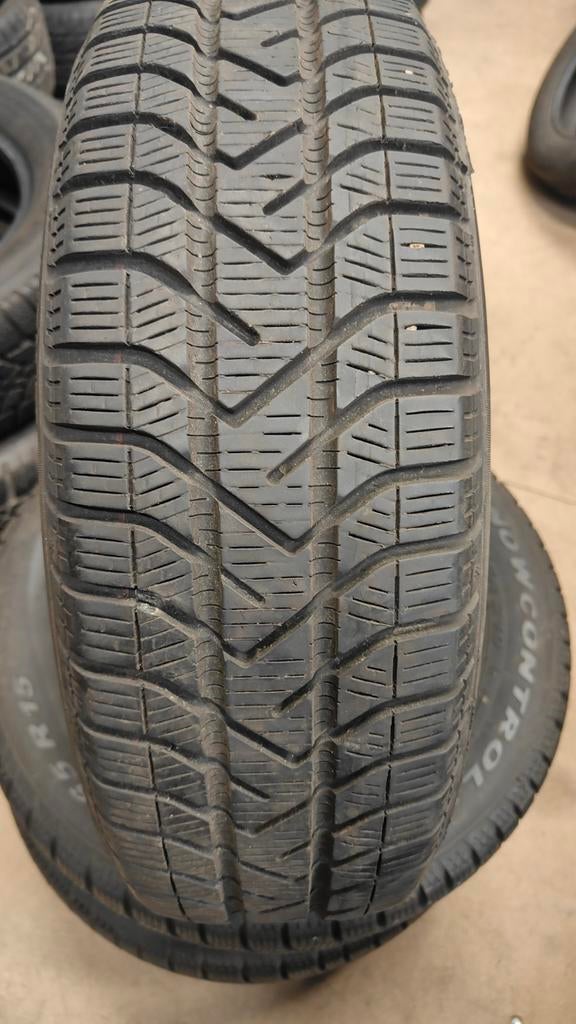 175/65r15 Pirelli 35€ chacun avec montage et équilibrage, Autos : Pièces & Accessoires, Commande, Enlèvement