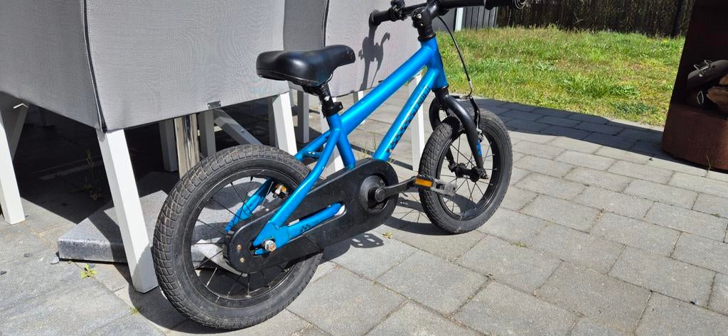 Blauwe kleuter fiets, Ophalen