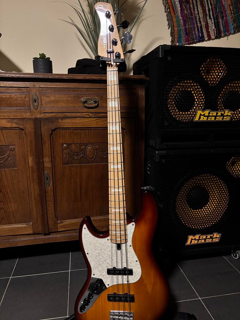 Sire Marcus Miller V7 Swamp ash. Linkshandig., Ophalen, Zo goed als nieuw