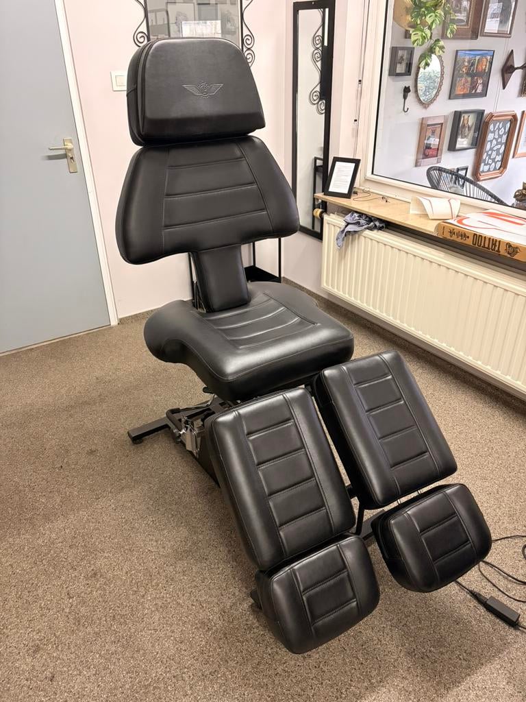 Tattoo/ Massagestoel nieuwstaat + accessoires, Sport en Fitness, Massageproducten, Ophalen, Zo goed als nieuw