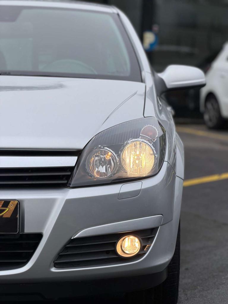 Opel Astra Astra 1.8i XE 16v*boite automat* garantie 12 mois, Autos, Opel, Argent ou Gris, Achat, Entreprise, Noir