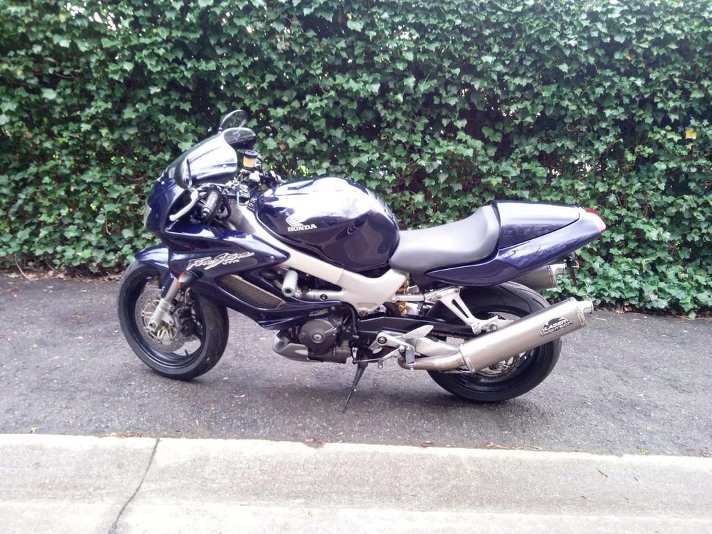 Honda - VTR 1000 - Moto, Motos, Motos | Honda, Entreprise, Autre