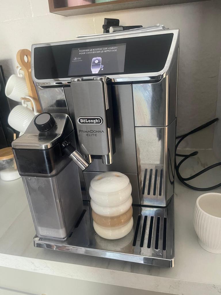 Delonghi primadonna elite koffiezetapparaat, Elektronische apparatuur, Koffiezetapparaten, Ophalen, Zo goed als nieuw