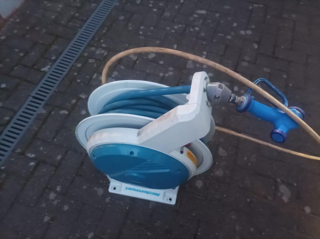 Nederman professionele water haspel met pistool, Ophalen