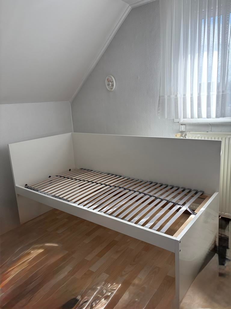 Ikea bed, Huis en Inrichting, Slaapkamer | Bedden, Ophalen, 90 cm, Eenpersoons, Wit