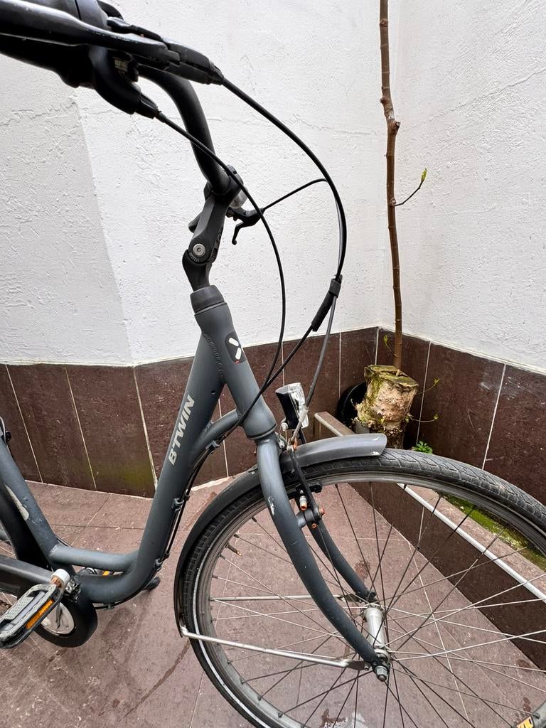 Damesfiets btwin, Fietsen en Brommers, 20 inch of meer, Gebruikt, Versnellingen, Dames