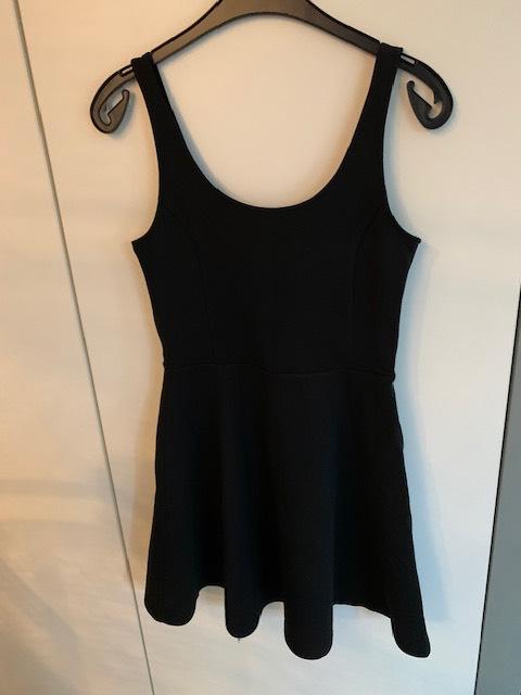 H&M zwart stretch kleedje in heel fijne ribbel: maat 38, Kleding | Dames, Jurken, Maat 38/40 (M), H&M, Zwart, Ophalen of Verzenden