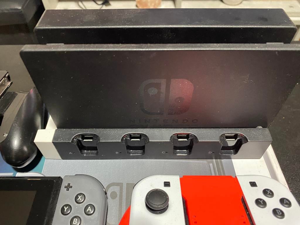 Nintendo switch 2controllers plus games, Ophalen of Verzenden