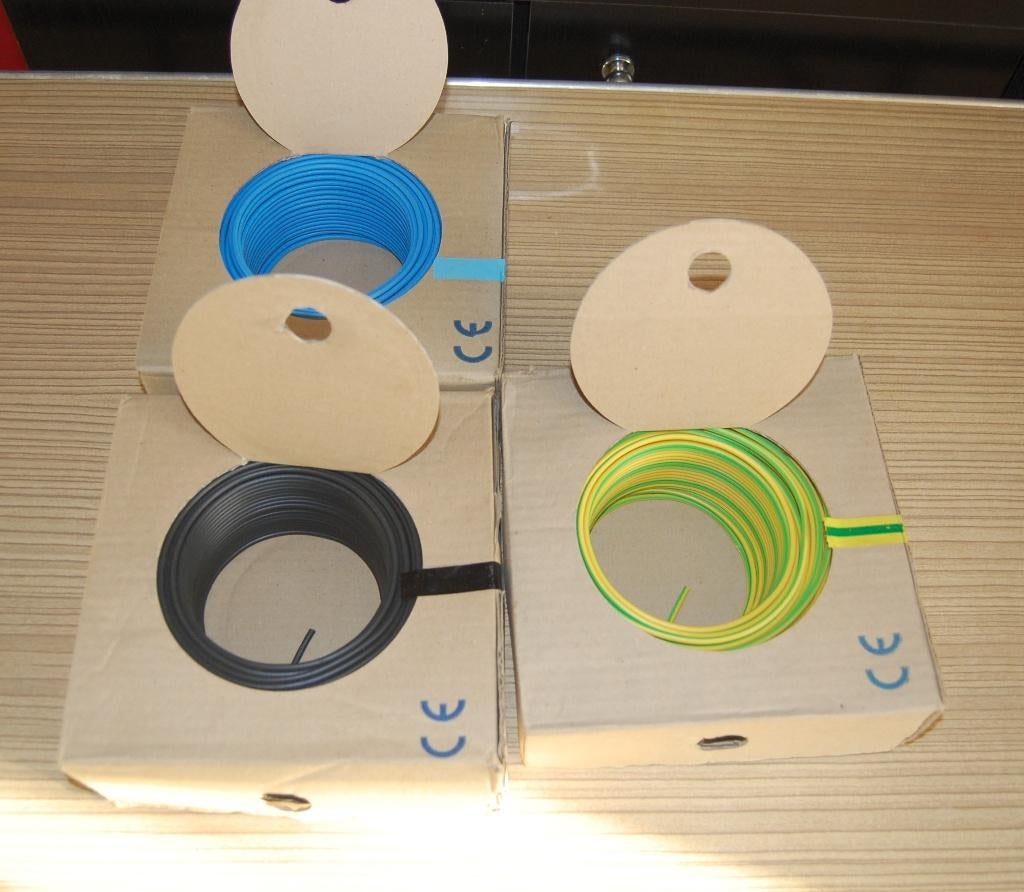 3 boites fils VOB 2.5 noir, bleu et terre 100m neuf, Bricolage & Construction, Électricité & Câbles, Neuf, Câble ou Fil électrique