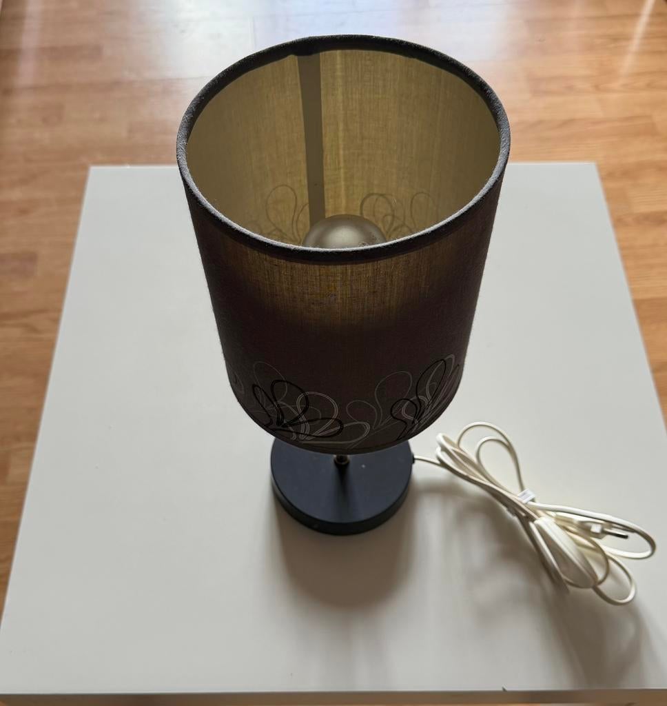 Schitterende metalen structuur voor bedlamp/tafel, Huis en Inrichting, Lampen | Tafellampen, Ophalen, Zo goed als nieuw