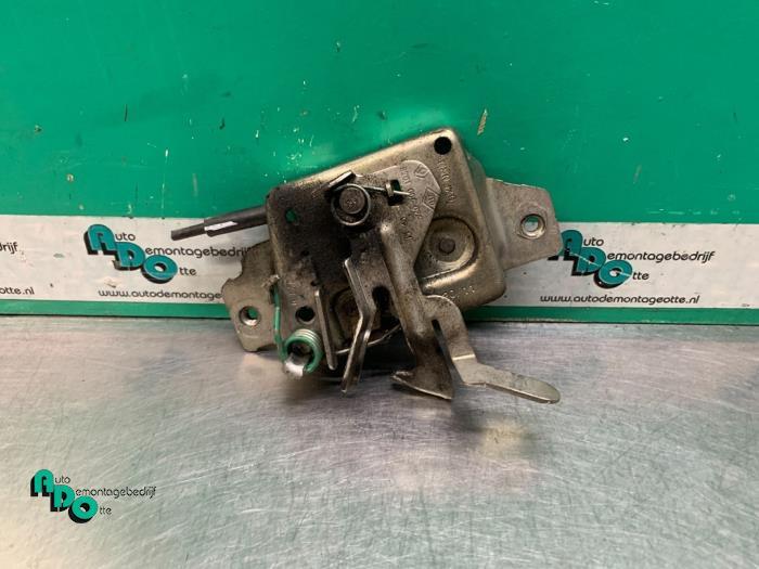 Slotmechaniek Motorkap van een Renault Clio (Clio 3 06-), Gebruikt, -, Renault, -