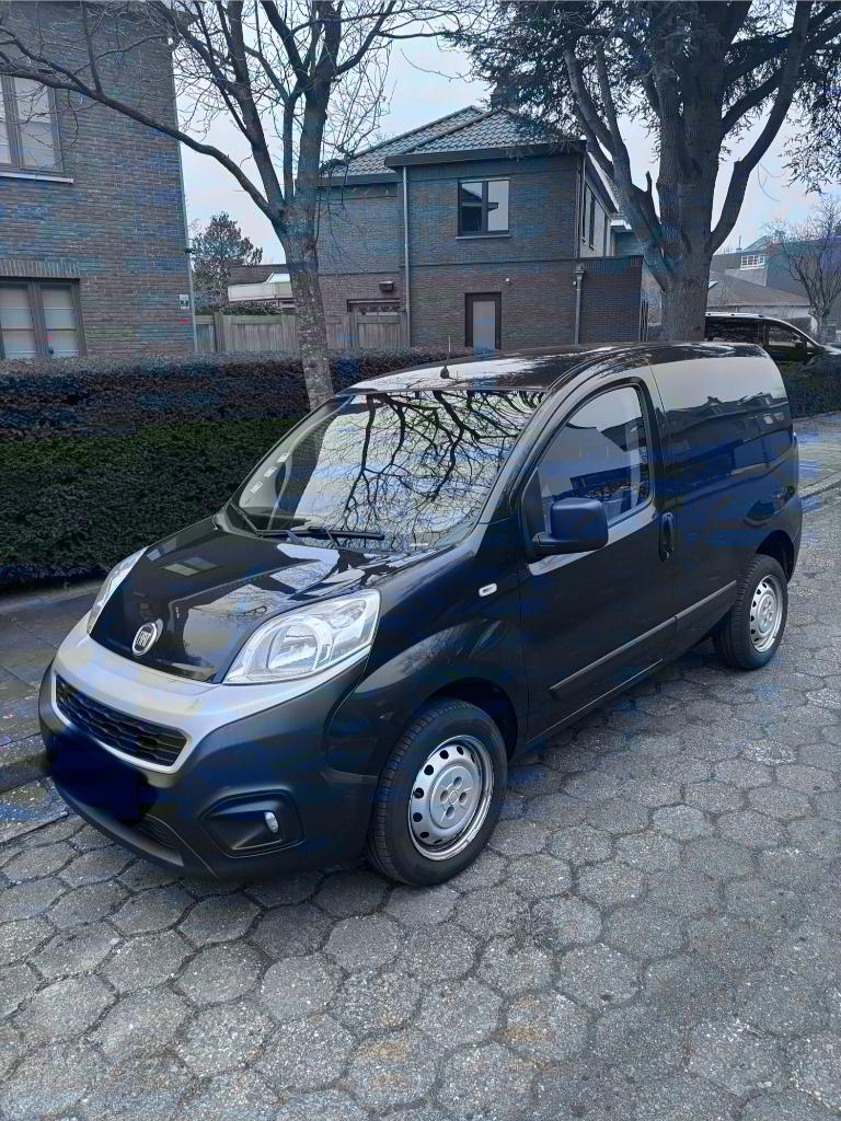 Fiat Fiorino CNG (+45L benzine) - 46.000km - Perfecte staat, Auto's, Fiat, Stof, CNG (Aardgas), Zwart, Grijs