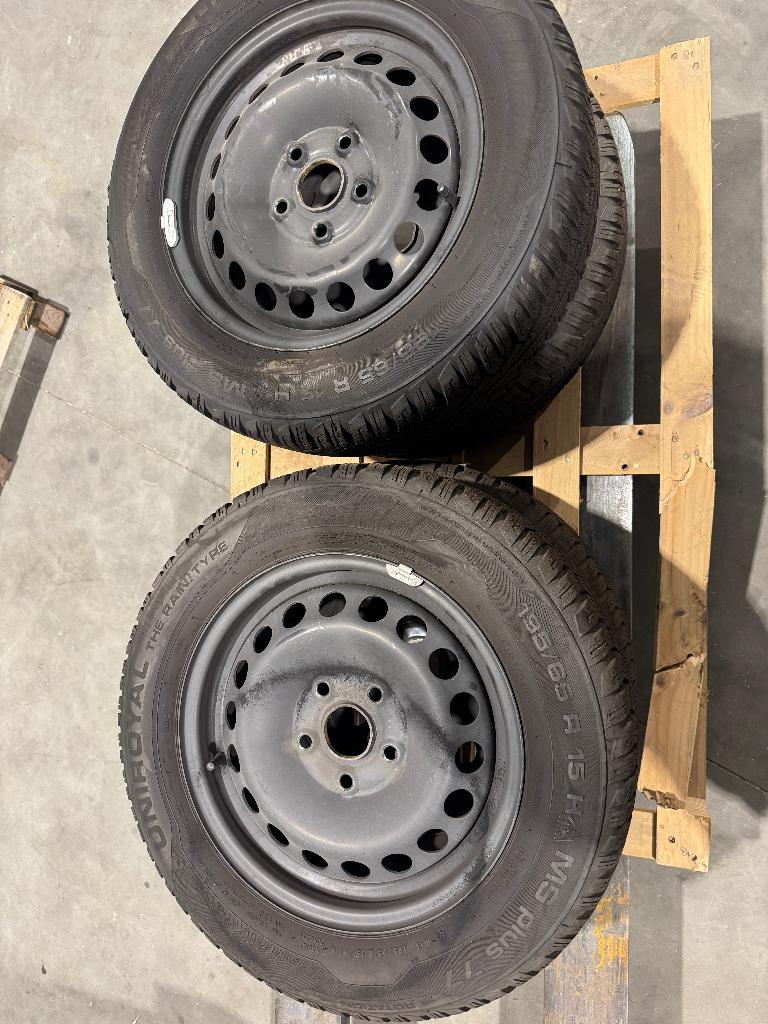 Winterbanden op velg - Uniroyal, Auto-onderdelen, Banden en Velgen, Banden en Velgen, Winterbanden, 15 inch, 195 mm, Personenwagen