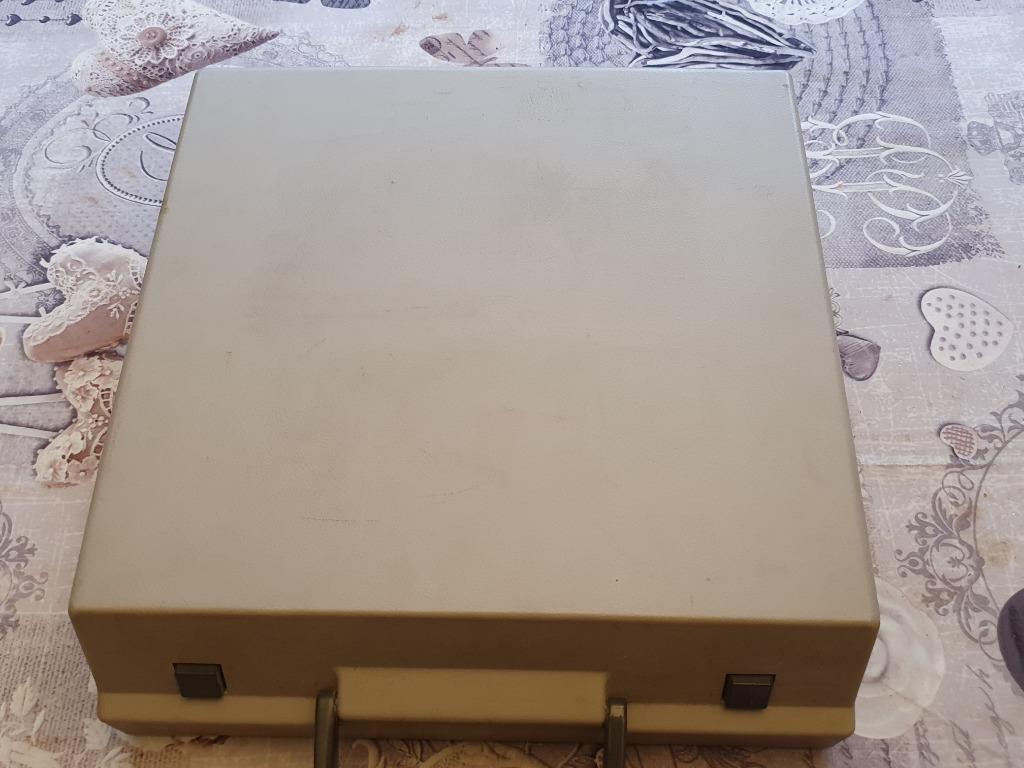 Schrijfmachine — Olivetti Tropical — Vintage - Jaar 70/80, Diversen, Typemachines, Ophalen of Verzenden, Zo goed als nieuw