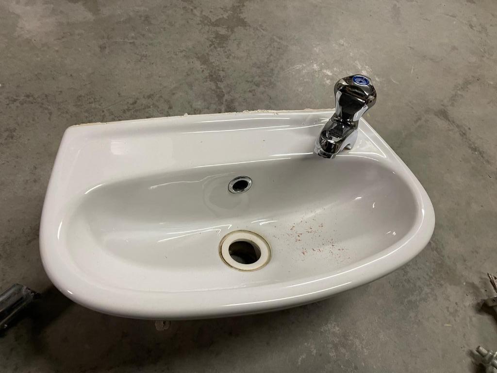 Wasbakje voor op toilet, Ophalen, Zo goed als nieuw, Toilet