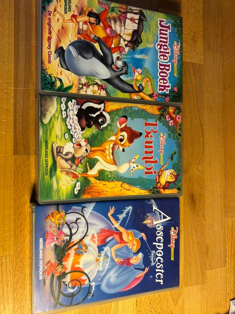 Video’s NL Disney Bambi, Assepoester en Jungle Boek, CD & DVD, Enlèvement ou Envoi, Dessin animé, Tous les âges, Utilisé